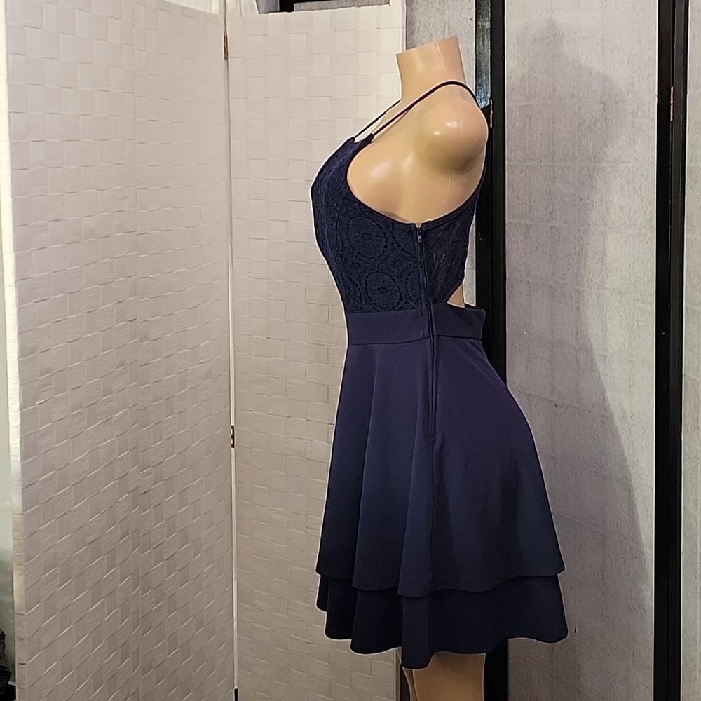 BRAND NEW DIANE LACE SLIT CUTOUT MINI DRESS - Picture 8 of 14